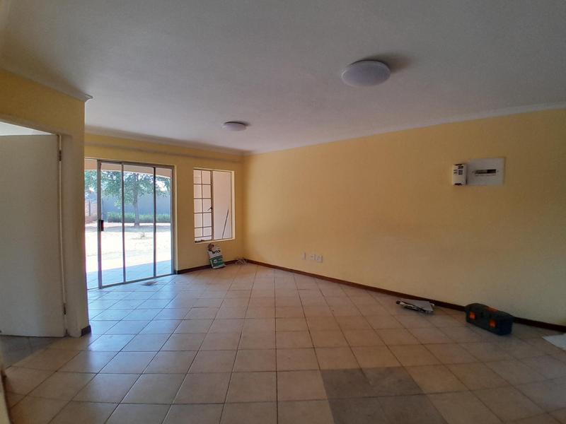 To Let 2 Bedroom Property for Rent in Heuweloord Gauteng