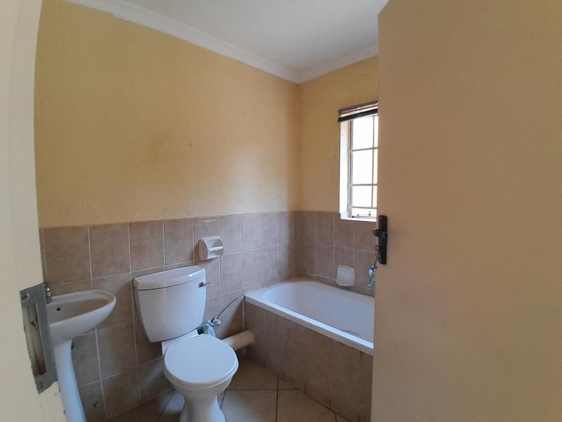 To Let 2 Bedroom Property for Rent in Heuweloord Gauteng