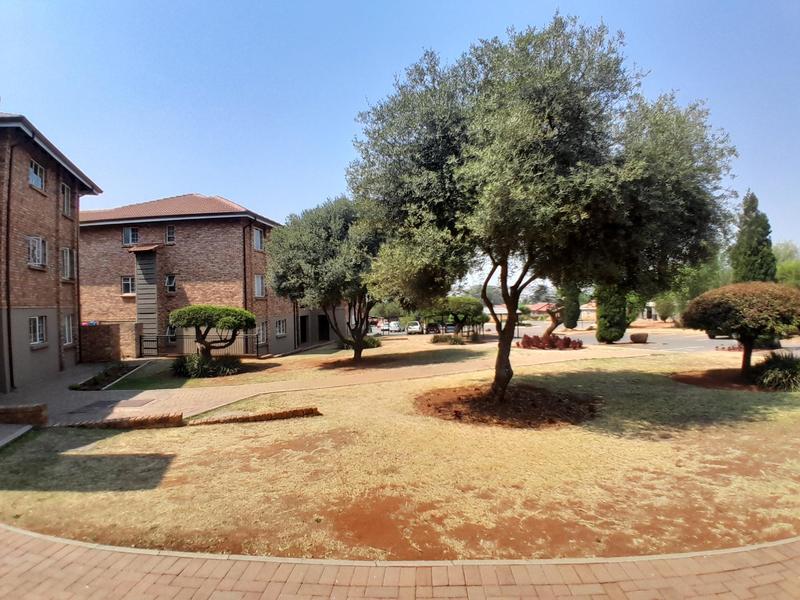 To Let 2 Bedroom Property for Rent in Heuweloord Gauteng