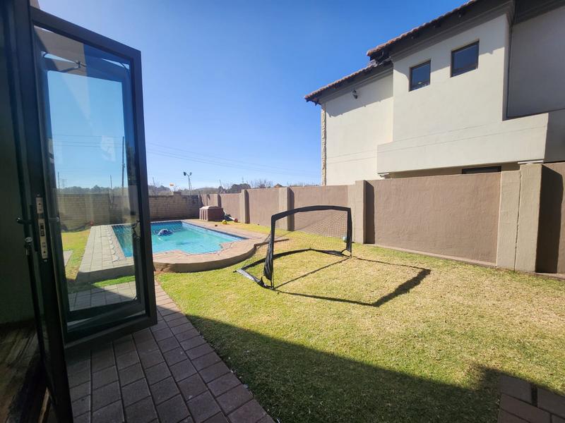 3 Bedroom Property for Sale in Raslouw Glen Gauteng