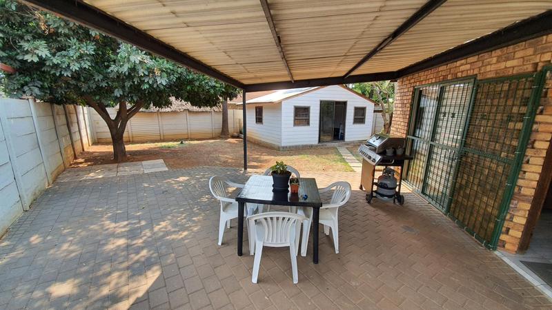 2 Bedroom Property for Sale in Doornpoort Gauteng