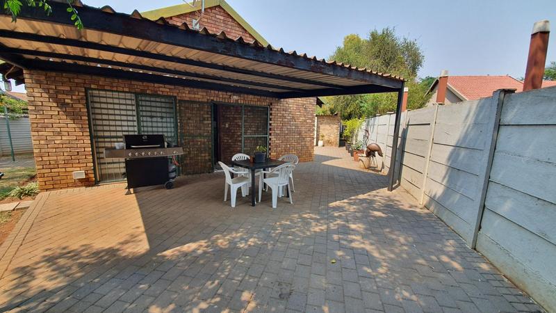 2 Bedroom Property for Sale in Doornpoort Gauteng