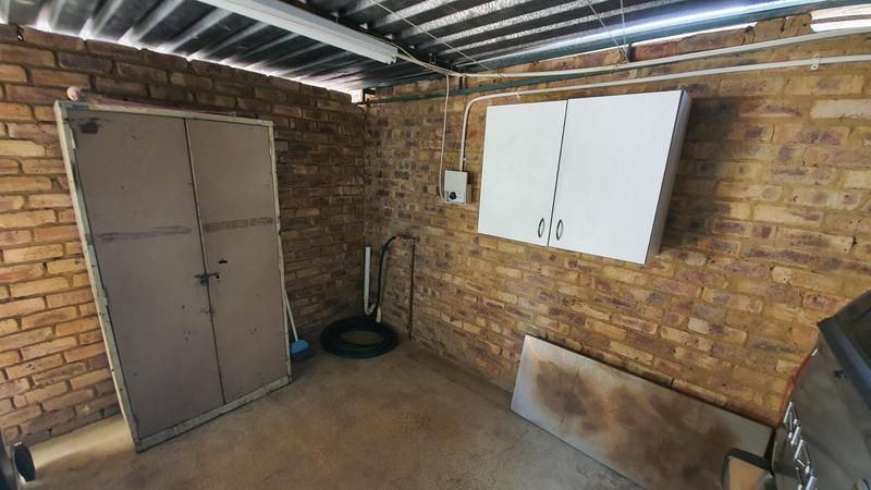 2 Bedroom Property for Sale in Doornpoort Gauteng