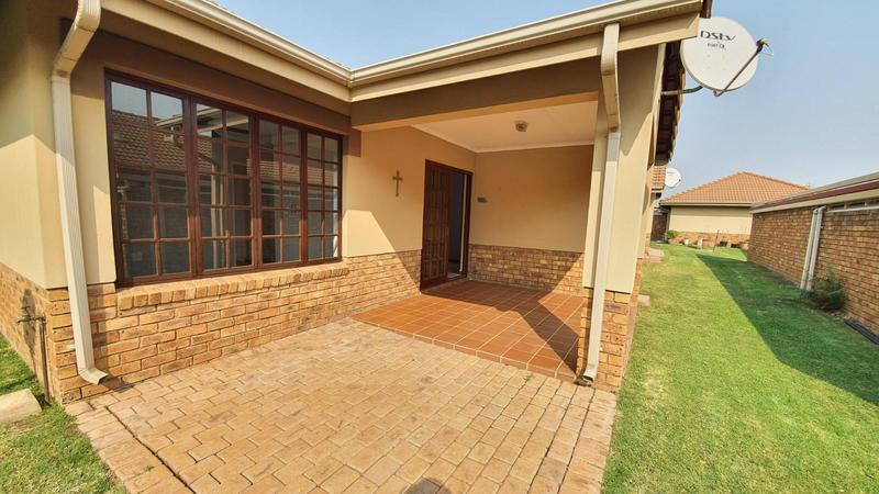 2 Bedroom Property for Sale in Montana Tuine Gauteng