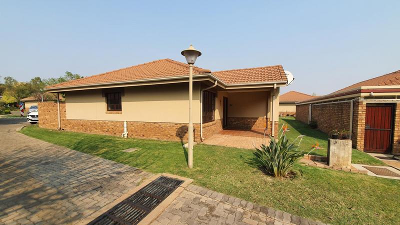 2 Bedroom Property for Sale in Montana Tuine Gauteng