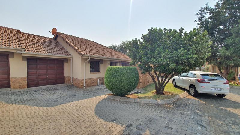 2 Bedroom Property for Sale in Montana Tuine Gauteng