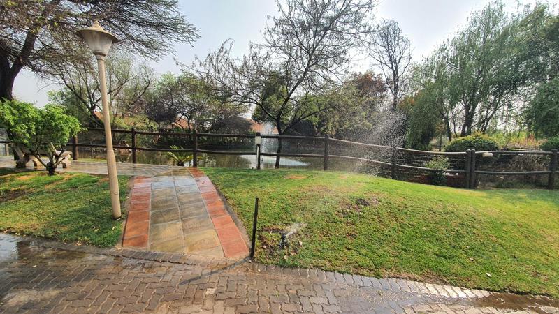 2 Bedroom Property for Sale in Montana Tuine Gauteng