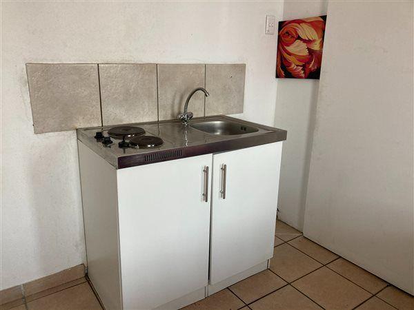 To Let 1 Bedroom Property for Rent in Kensington Gauteng