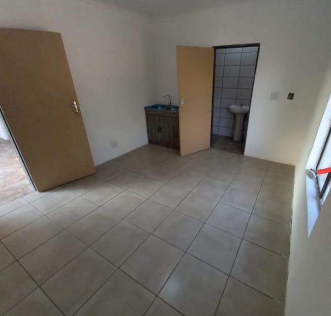 1 Bedroom Property for Sale in Buccleuch Gauteng