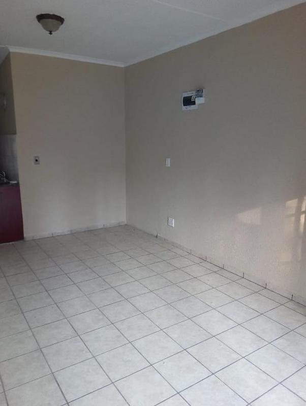 To Let 1 Bedroom Property for Rent in Woodmead Gauteng