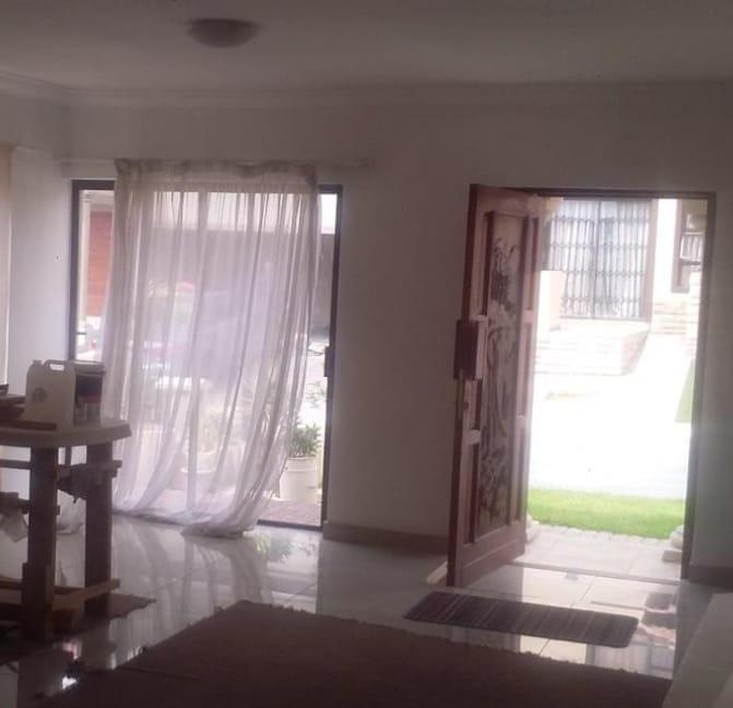 To Let 2 Bedroom Property for Rent in Woodmead Gauteng