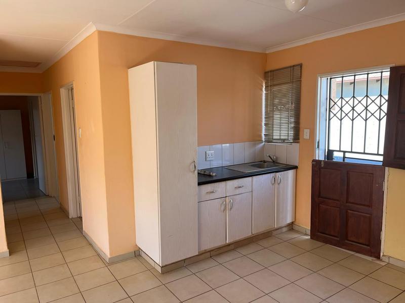 To Let 3 Bedroom Property for Rent in Protea Glen Gauteng