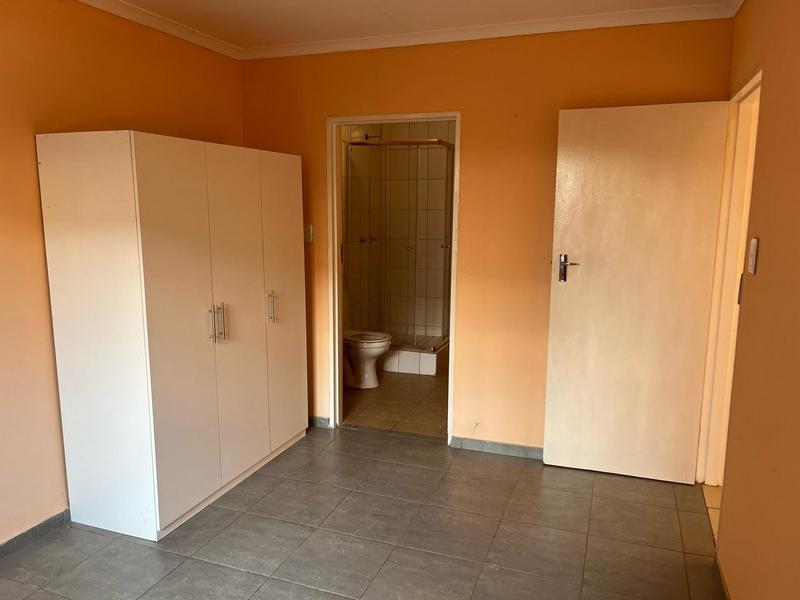 To Let 3 Bedroom Property for Rent in Protea Glen Gauteng