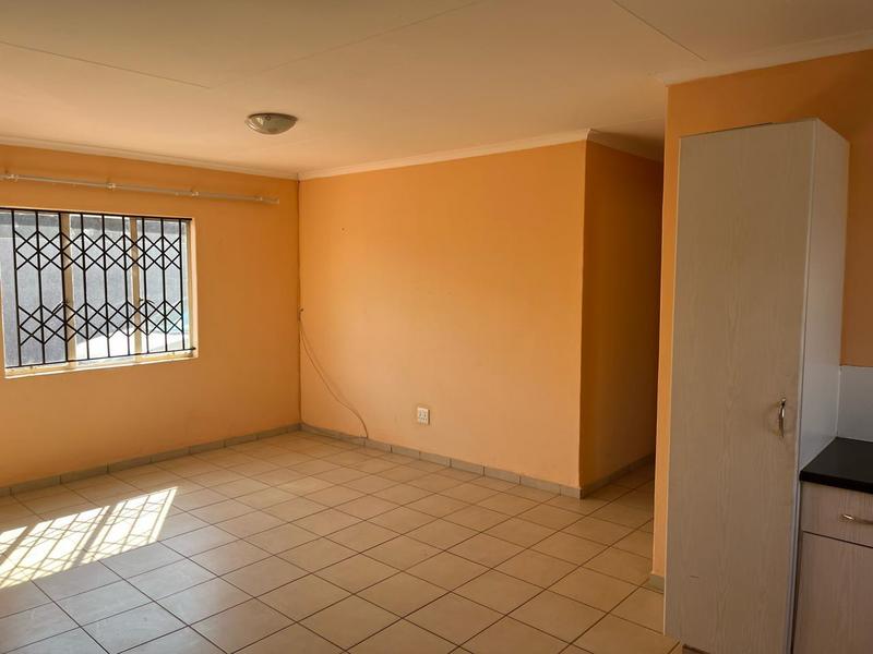 To Let 3 Bedroom Property for Rent in Protea Glen Gauteng