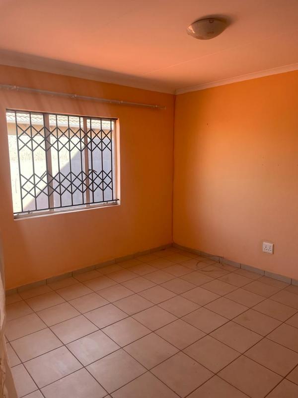 To Let 3 Bedroom Property for Rent in Protea Glen Gauteng