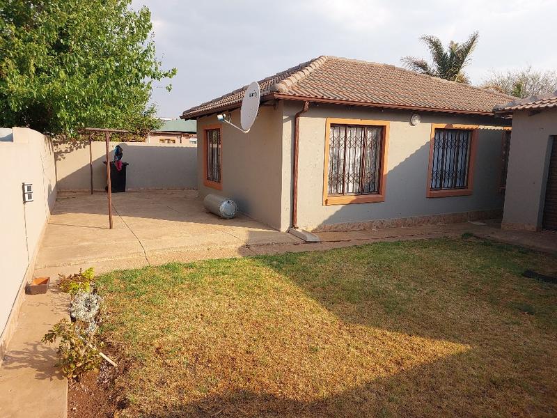 To Let 3 Bedroom Property for Rent in Dawn Park Gauteng