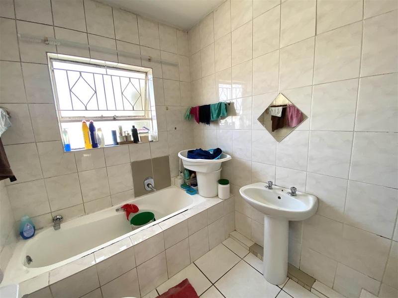 To Let 2 Bedroom Property for Rent in Vorna Valley Gauteng