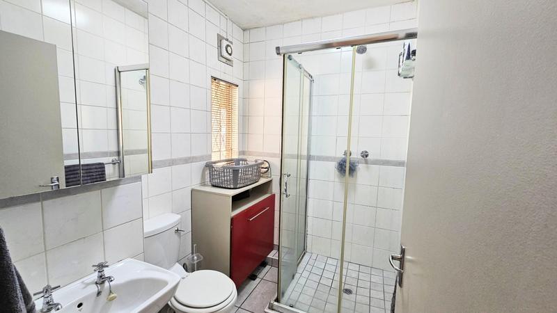 1 Bedroom Property for Sale in Eden Glen Gauteng