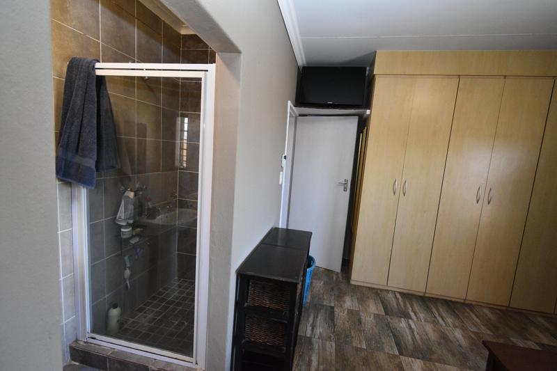 2 Bedroom Property for Sale in Kenmare Gauteng