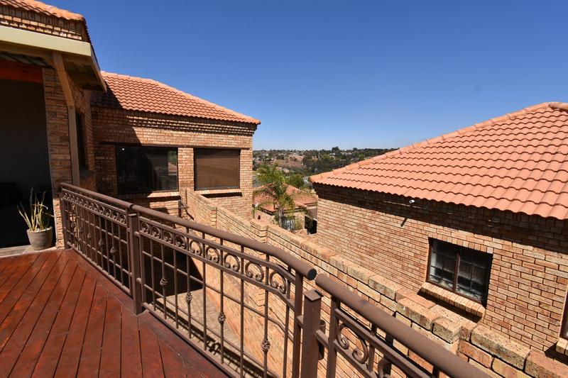 2 Bedroom Property for Sale in Kenmare Gauteng