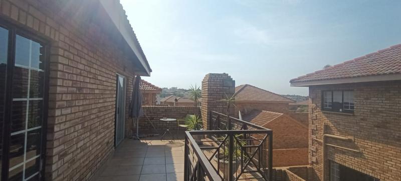 To Let 3 Bedroom Property for Rent in Ruimsig A H Gauteng