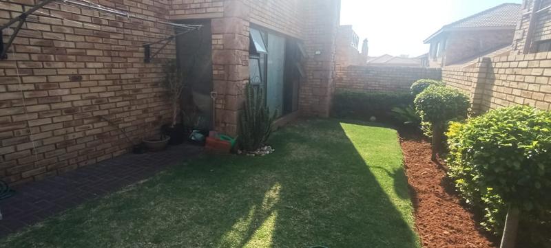 To Let 3 Bedroom Property for Rent in Ruimsig A H Gauteng