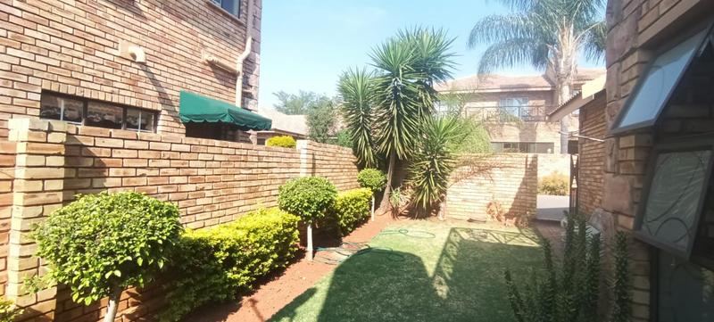 To Let 3 Bedroom Property for Rent in Ruimsig A H Gauteng