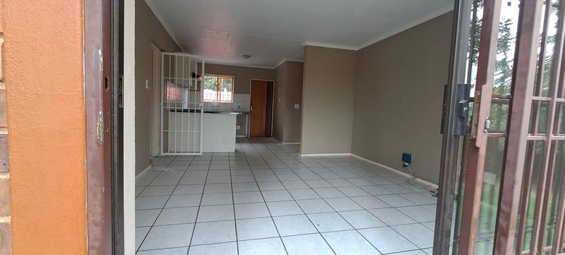 To Let 3 Bedroom Property for Rent in Weltevreden Park Gauteng