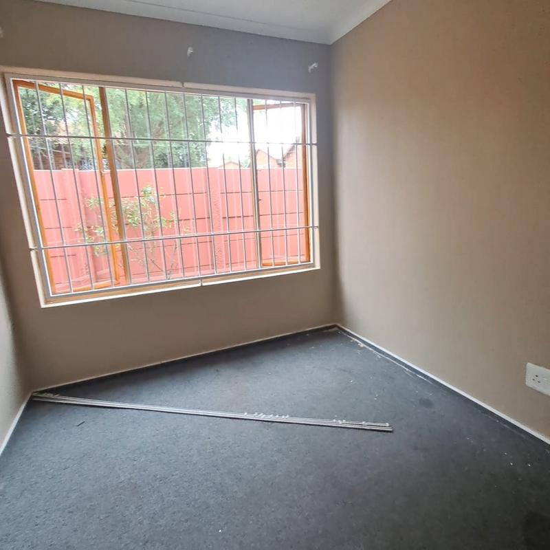 To Let 3 Bedroom Property for Rent in Weltevreden Park Gauteng