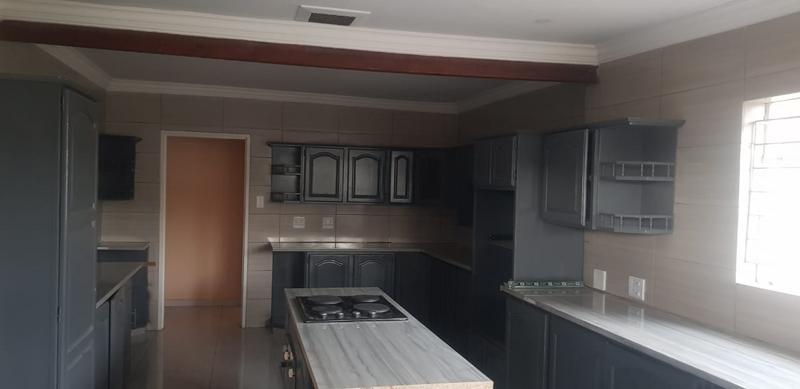 3 Bedroom Property for Sale in Bonaero Park Gauteng