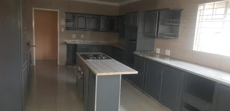 3 Bedroom Property for Sale in Bonaero Park Gauteng