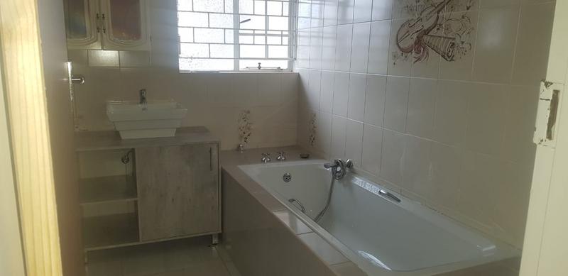 3 Bedroom Property for Sale in Bonaero Park Gauteng