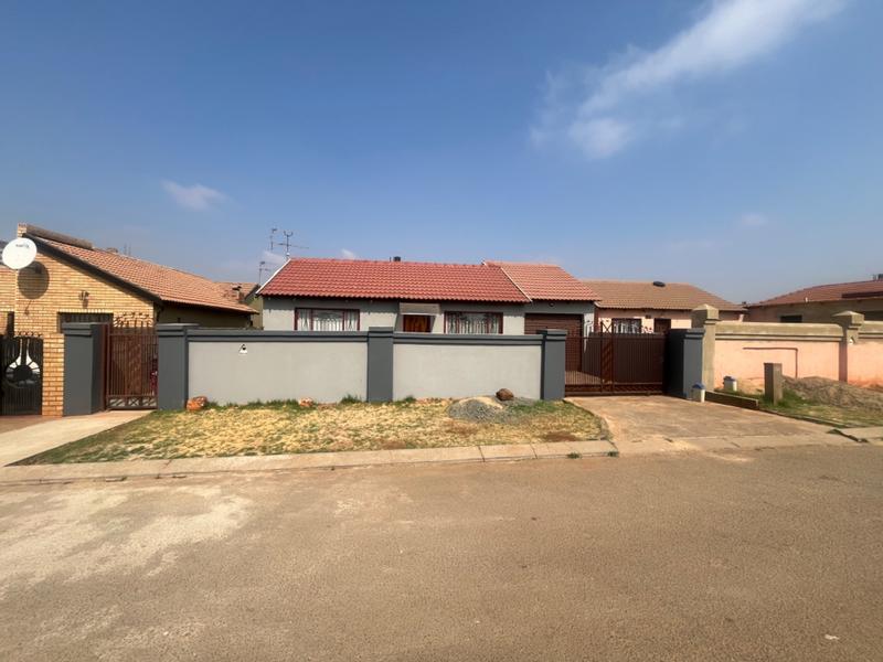 4 Bedroom Property for Sale in Vosloorus Gauteng