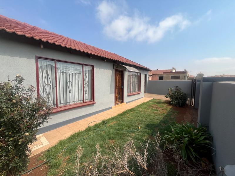 4 Bedroom Property for Sale in Vosloorus Gauteng