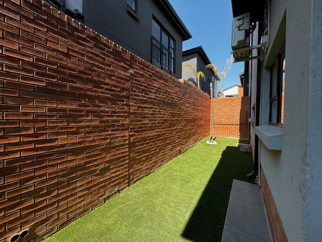 To Let 3 Bedroom Property for Rent in Bryanston Gauteng