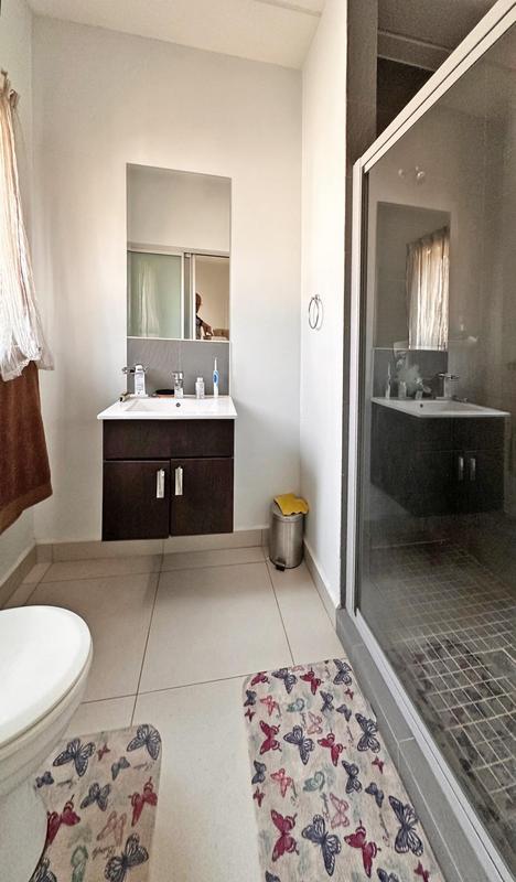 To Let 2 Bedroom Property for Rent in Magaliessig Gauteng