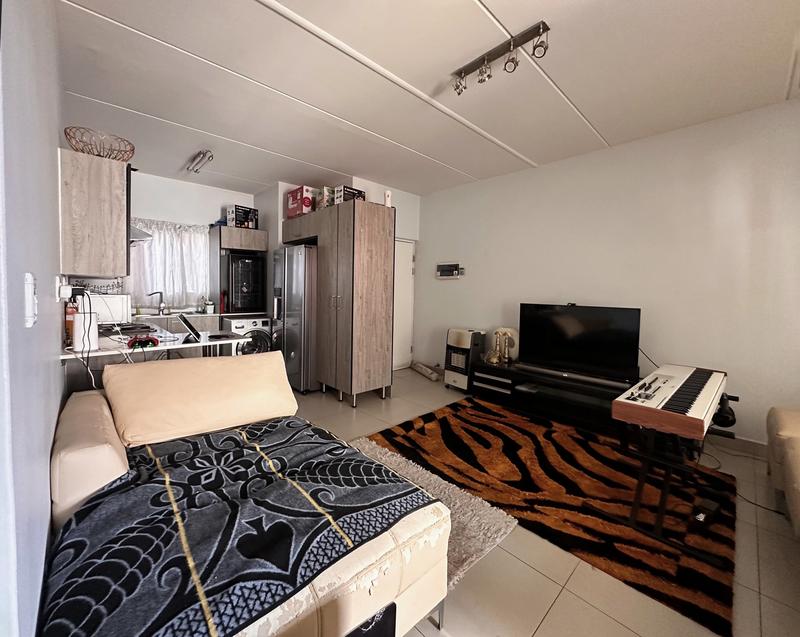 To Let 2 Bedroom Property for Rent in Magaliessig Gauteng