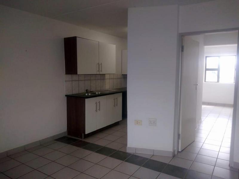 1 Bedroom Property for Sale in Die Hoewes Gauteng