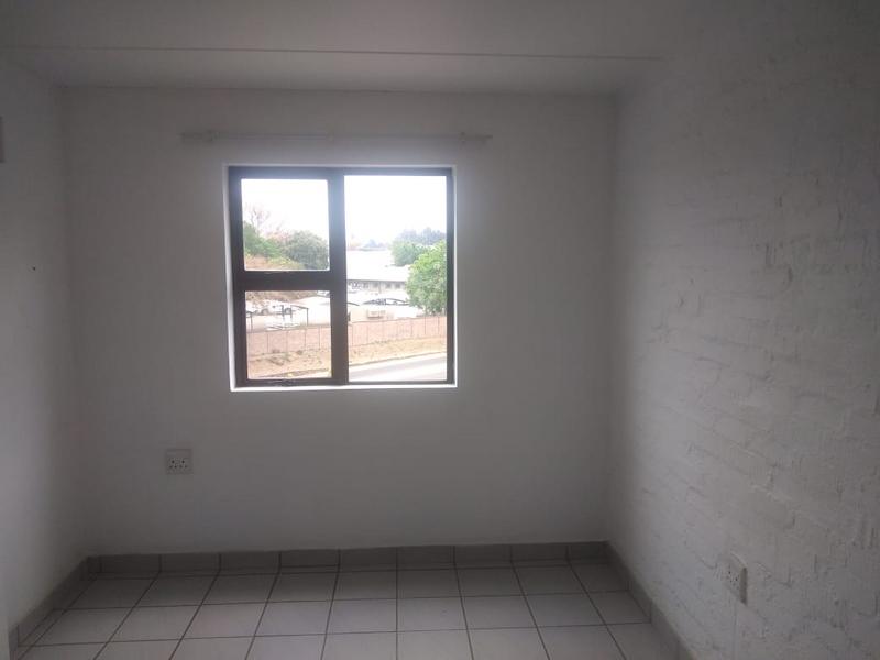 1 Bedroom Property for Sale in Die Hoewes Gauteng