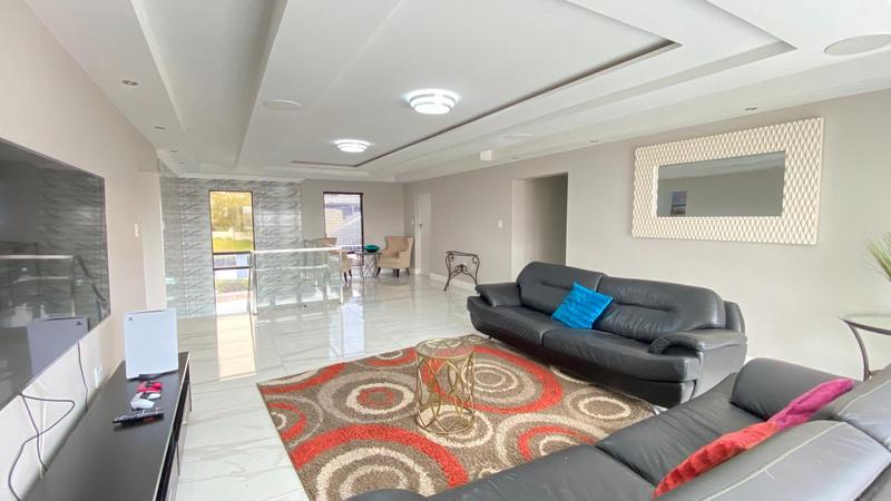 5 Bedroom Property for Sale in Copperleaf Estate Gauteng