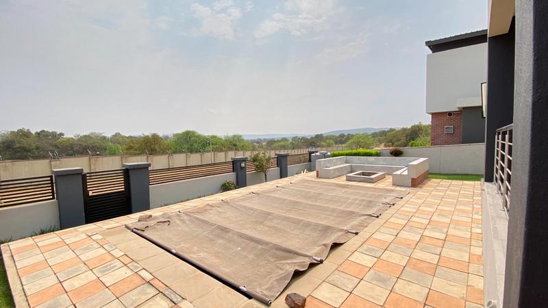 5 Bedroom Property for Sale in Copperleaf Estate Gauteng