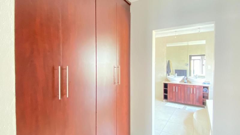 4 Bedroom Property for Sale in Copperleaf Estate Gauteng