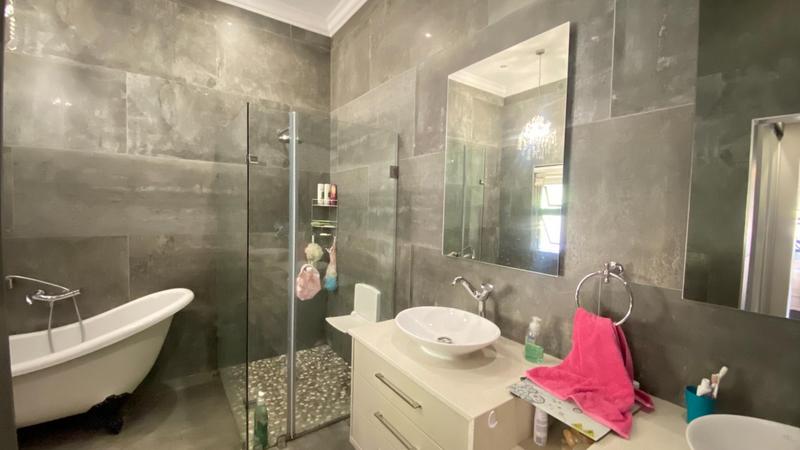 3 Bedroom Property for Sale in Copperleaf Estate Gauteng