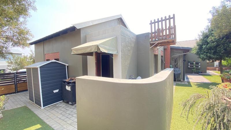 3 Bedroom Property for Sale in Copperleaf Estate Gauteng