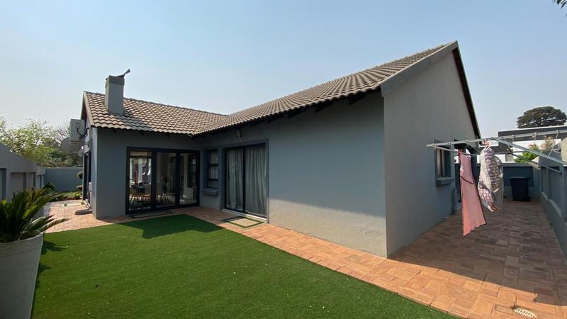 4 Bedroom Property for Sale in Raslouw Glen Gauteng