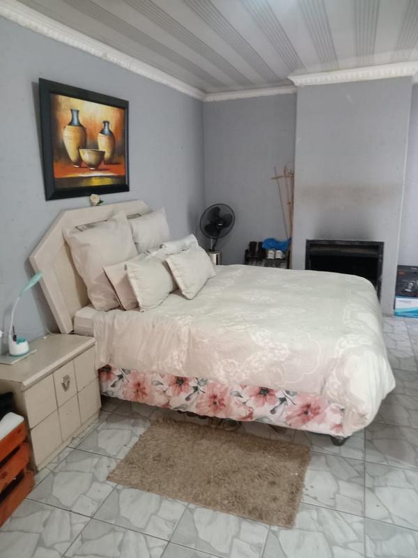 4 Bedroom Property for Sale in Protea Glen Gauteng