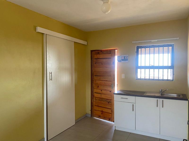 To Let 1 Bedroom Property for Rent in Braamfischerville Gauteng