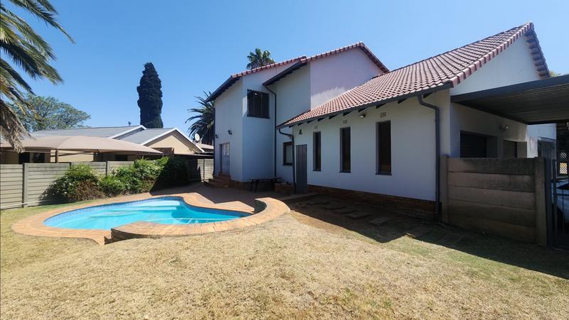 5 Bedroom Property for Sale in Brackendowns Gauteng