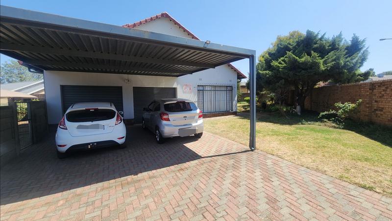 5 Bedroom Property for Sale in Brackendowns Gauteng