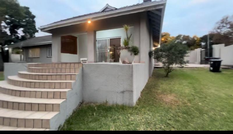 To Let 4 Bedroom Property for Rent in Darrenwood Gauteng